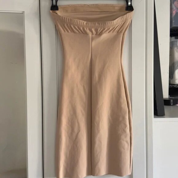 Commando Two-Faced Tech Control Strapless Slip in Beige Size XS - Picture 3 of 5